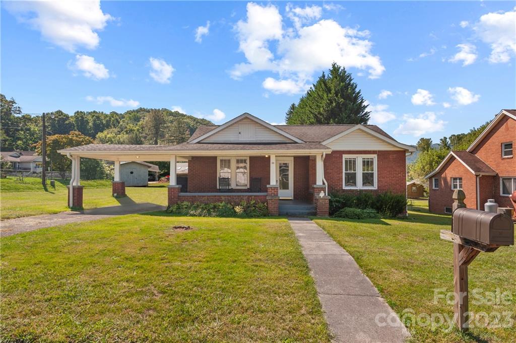 33 Carolina Avenue Waynesville NC 28786
