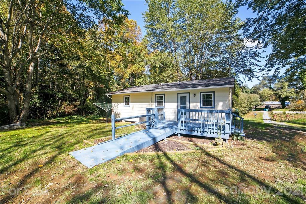 105 Moores Valley Road Leicester NC 28748