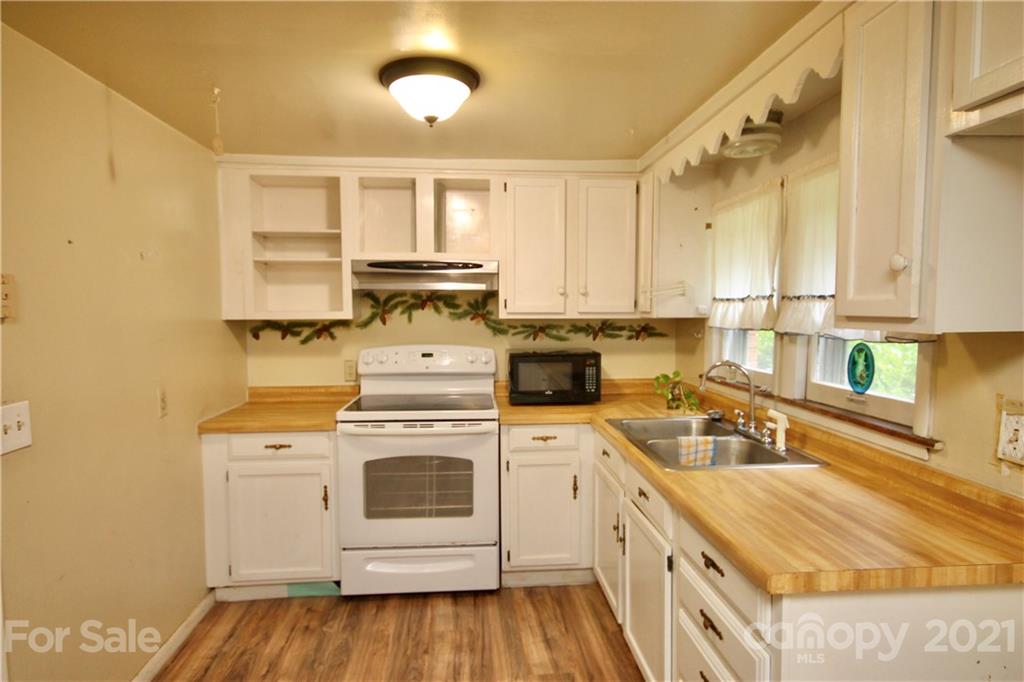 261 Buckeye Cove Road Swannanoa NC 28778