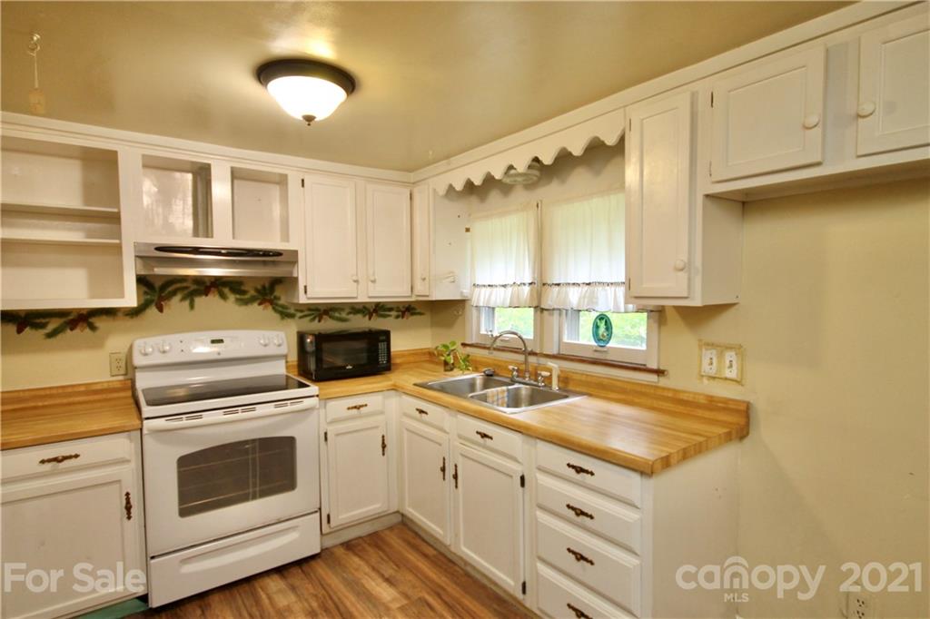 261 Buckeye Cove Road Swannanoa NC 28778