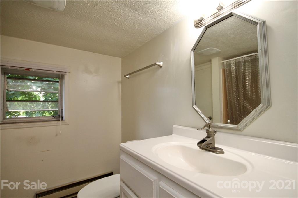 261 Buckeye Cove Road Swannanoa NC 28778