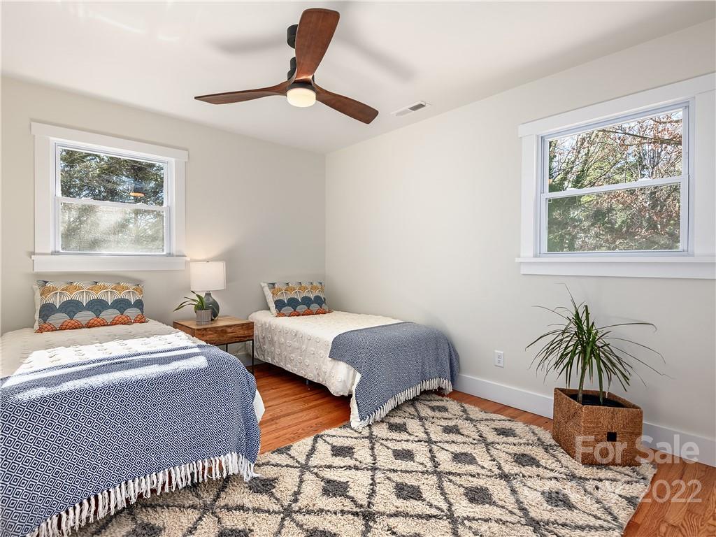 7 Sourwood Lane E Asheville NC 28805
