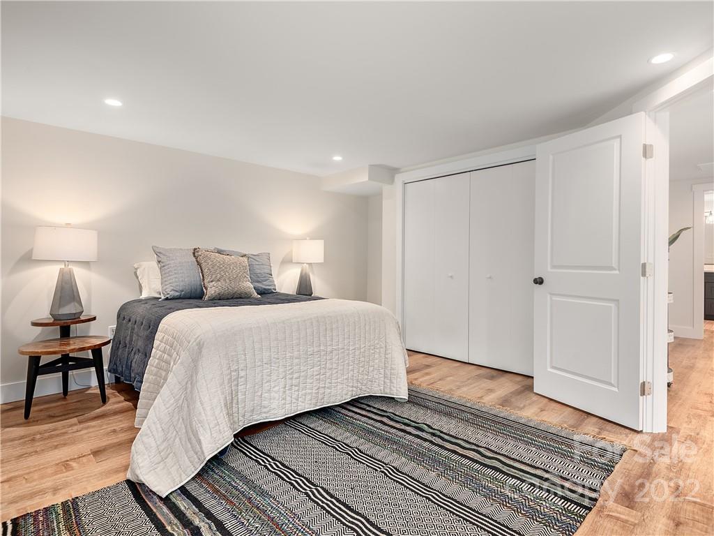 7 Sourwood Lane E Asheville NC 28805