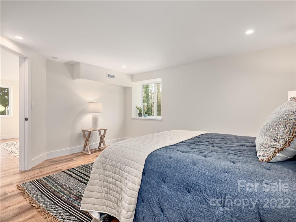 7 Sourwood Lane E Asheville NC 28805