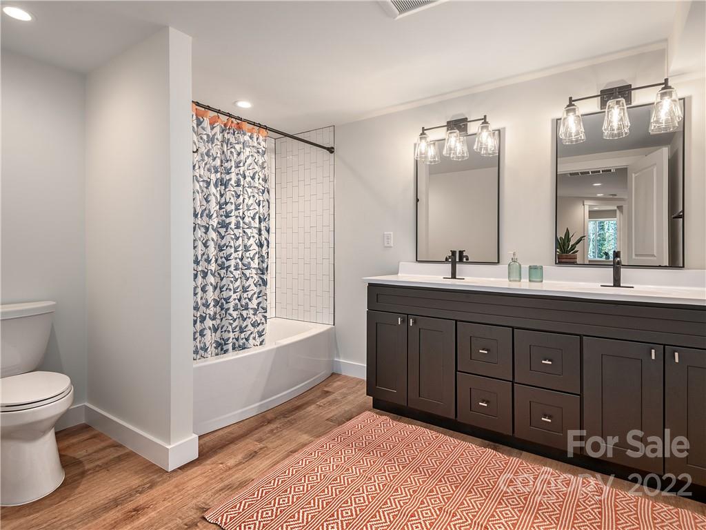 7 Sourwood Lane E Asheville NC 28805