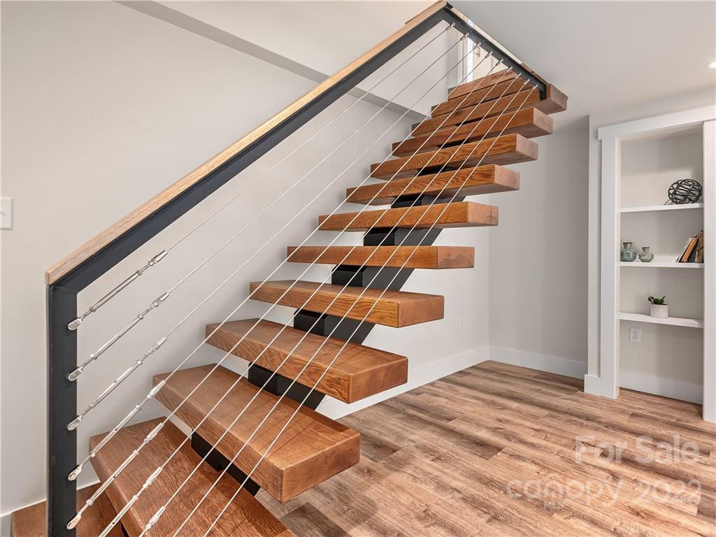 7 Sourwood Lane E Asheville NC 28805