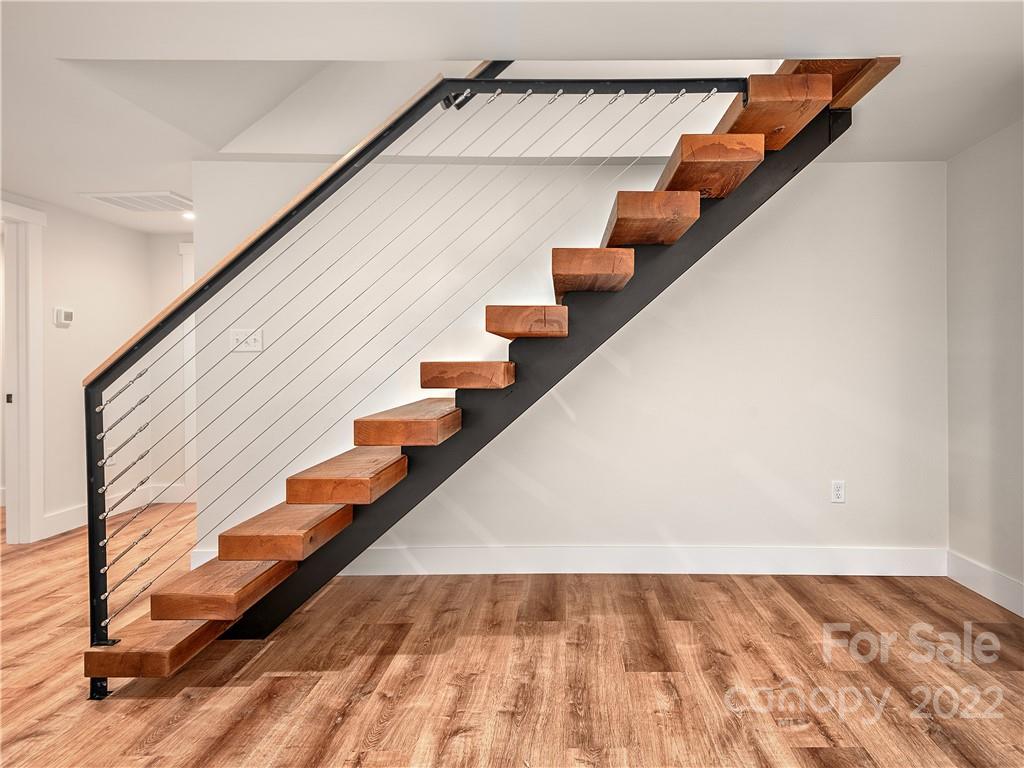 7 Sourwood Lane E Asheville NC 28805