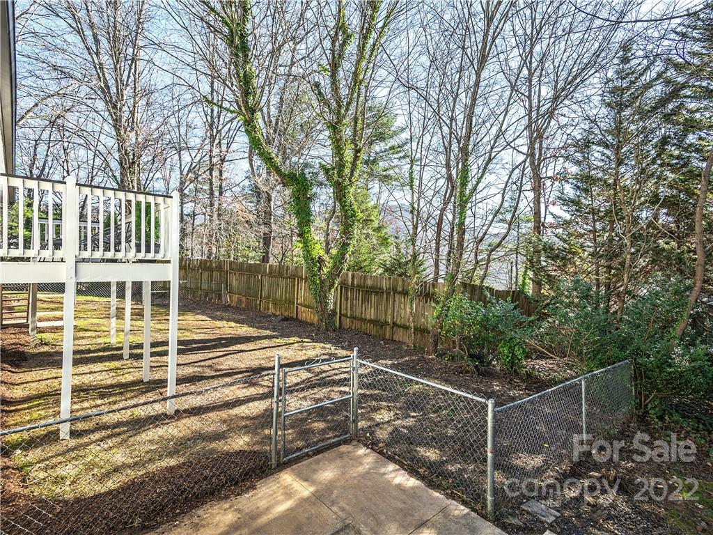 7 Sourwood Lane E Asheville NC 28805