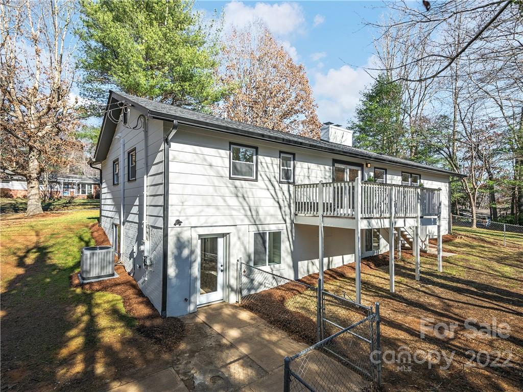 7 Sourwood Lane E Asheville NC 28805
