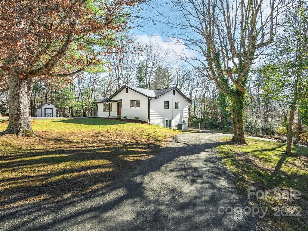 7 Sourwood Lane E Asheville NC 28805