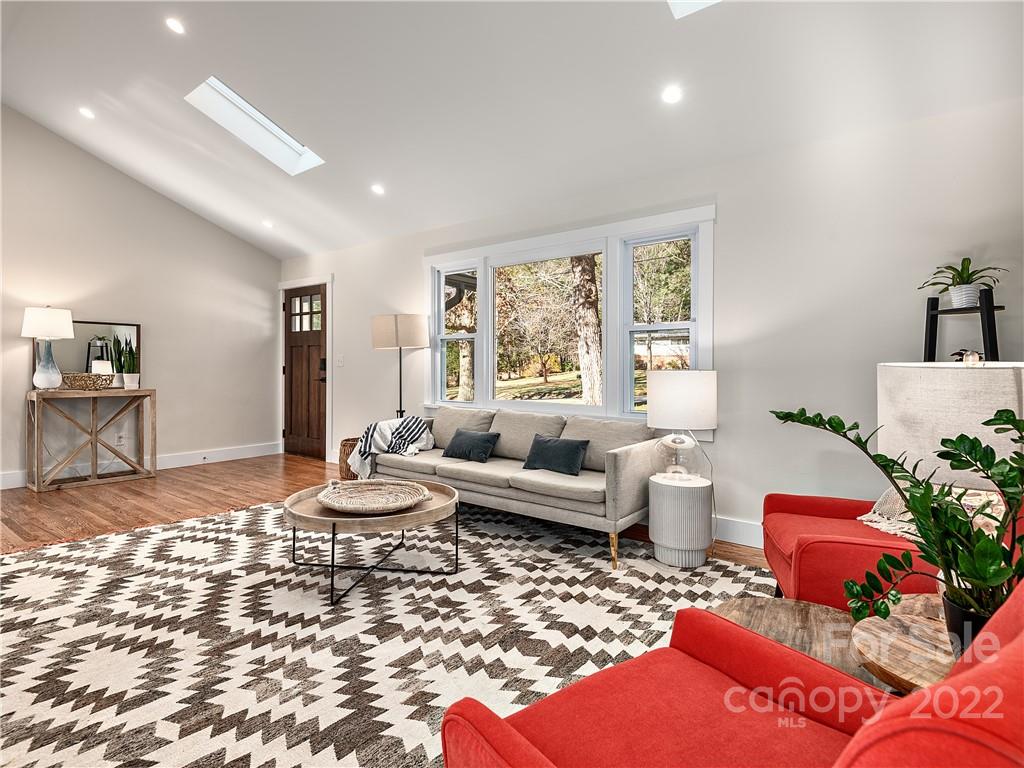 7 Sourwood Lane E Asheville NC 28805
