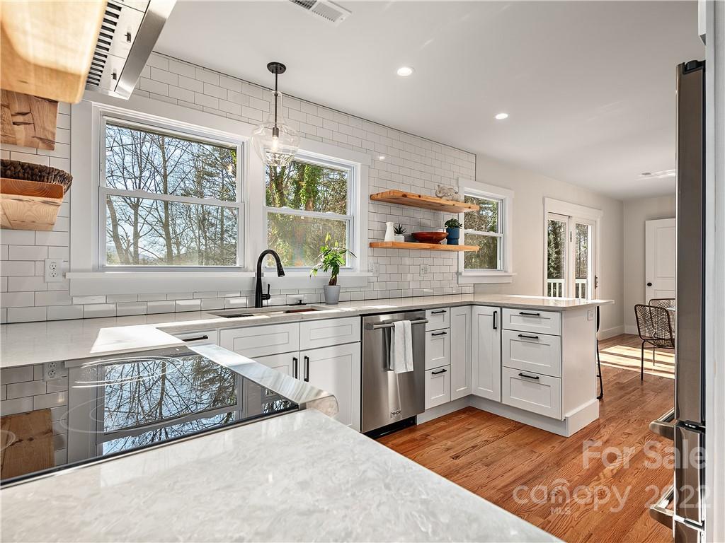 7 Sourwood Lane E Asheville NC 28805