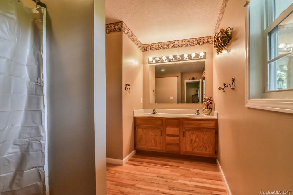 32 Smoke Tree Road Candler NC 28715