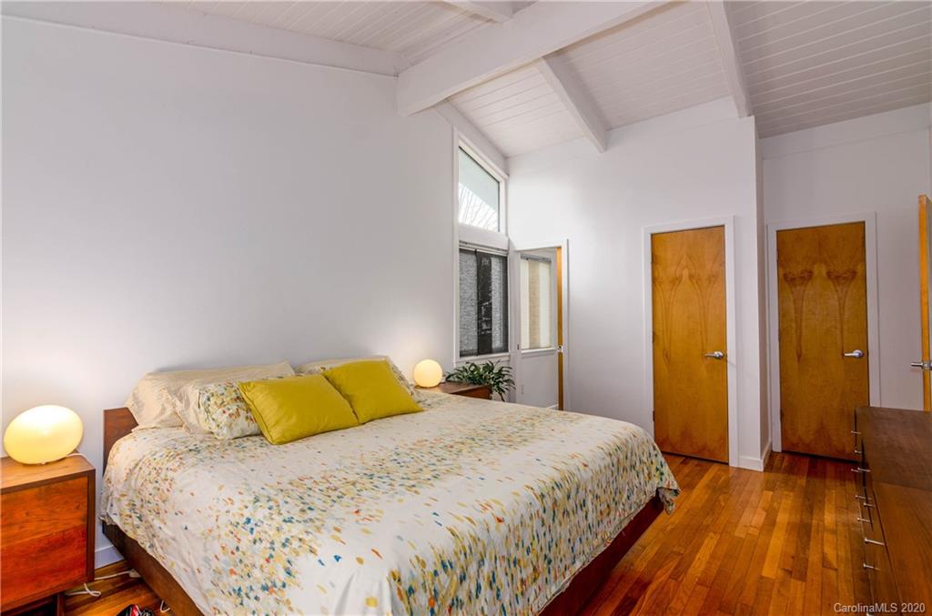 37 Deanwood Circle Asheville NC 28803