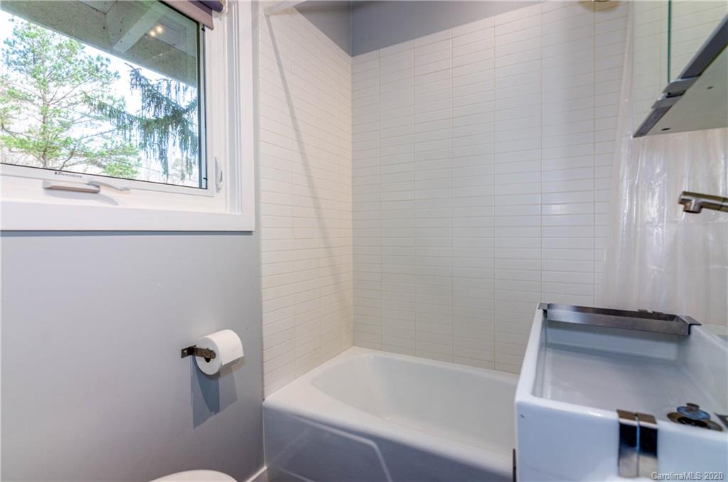 37 Deanwood Circle Asheville NC 28803
