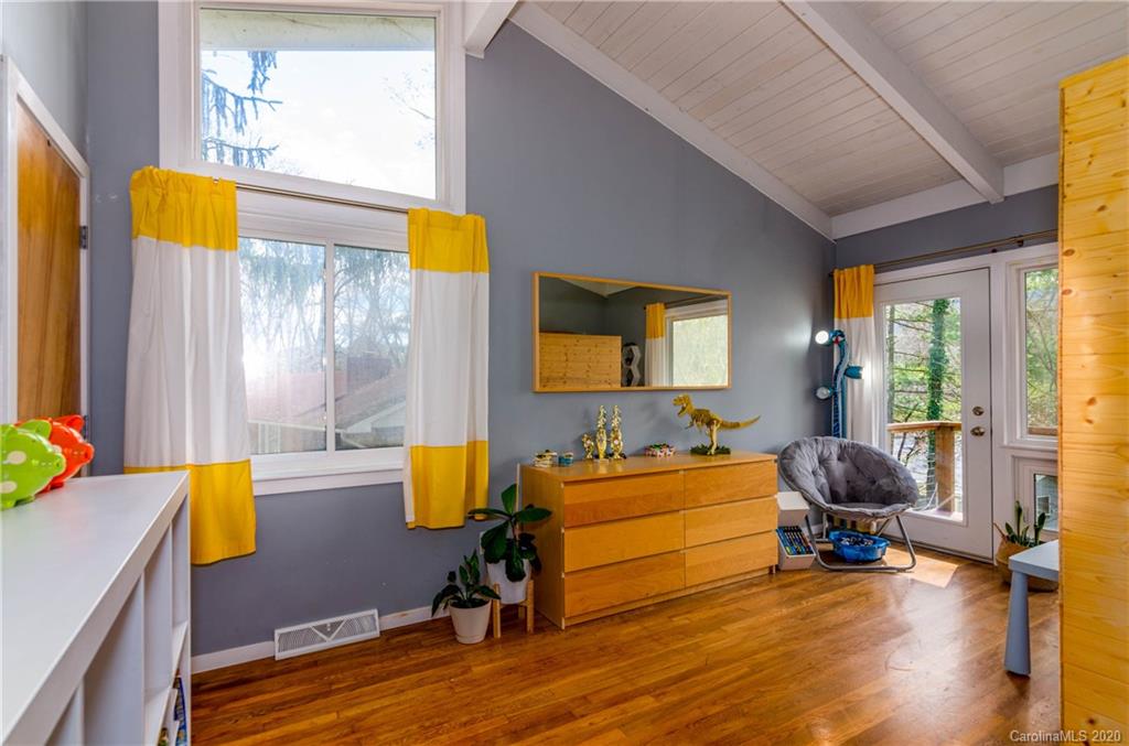 37 Deanwood Circle Asheville NC 28803