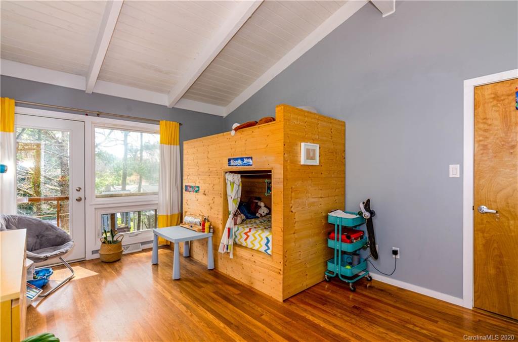 37 Deanwood Circle Asheville NC 28803
