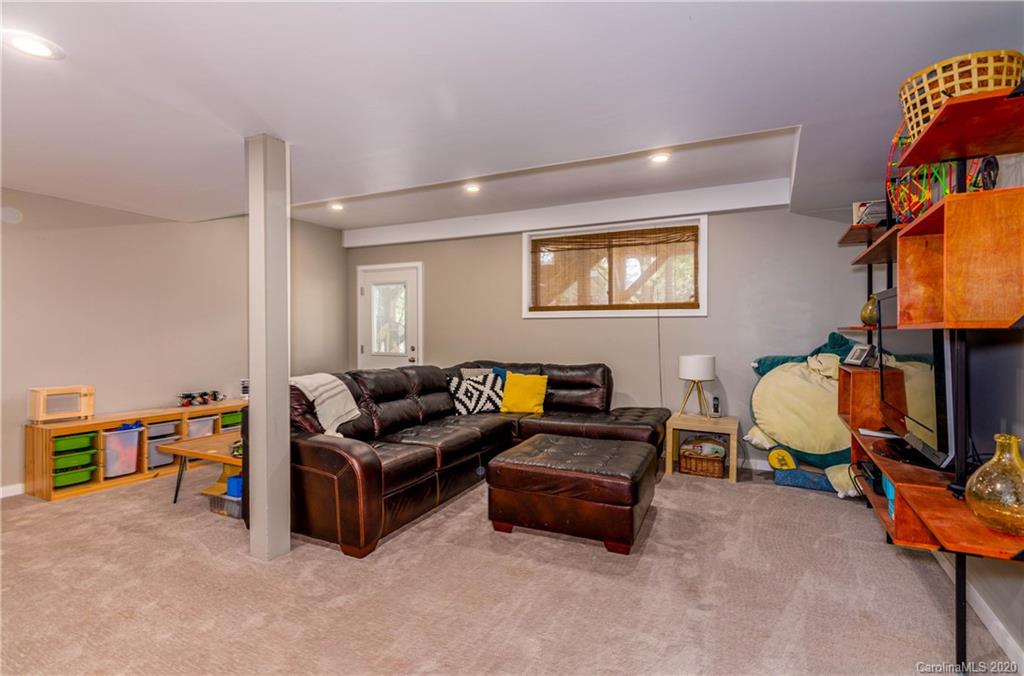 37 Deanwood Circle Asheville NC 28803