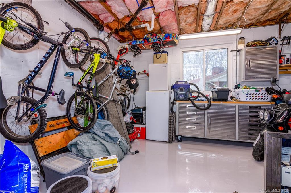 37 Deanwood Circle Asheville NC 28803