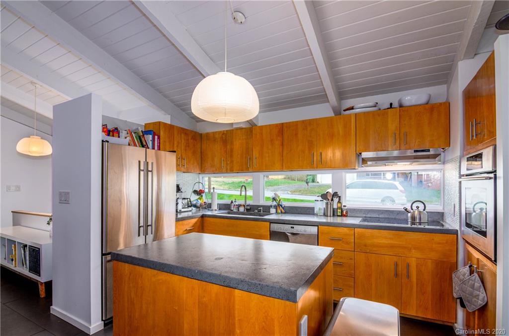 37 Deanwood Circle Asheville NC 28803