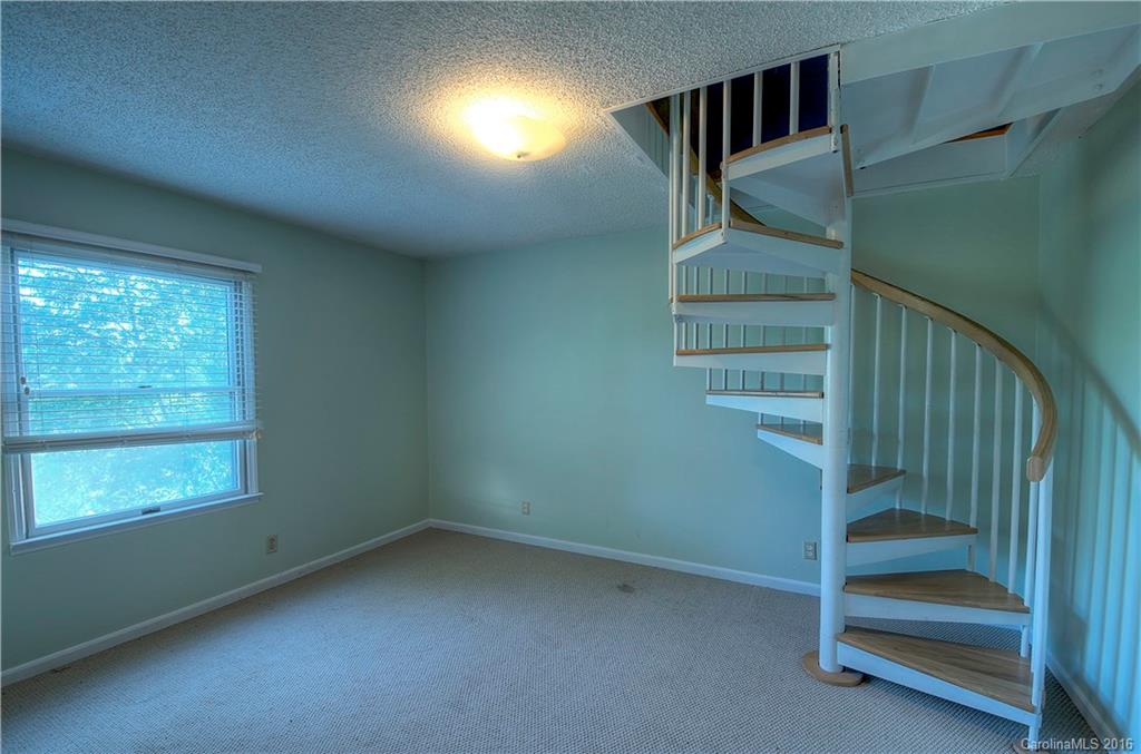 206 Robertson Street Burnsville NC 28714