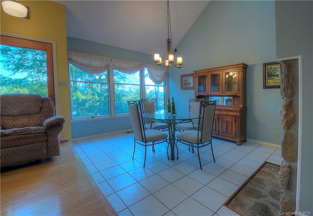 206 Robertson Street Burnsville NC 28714