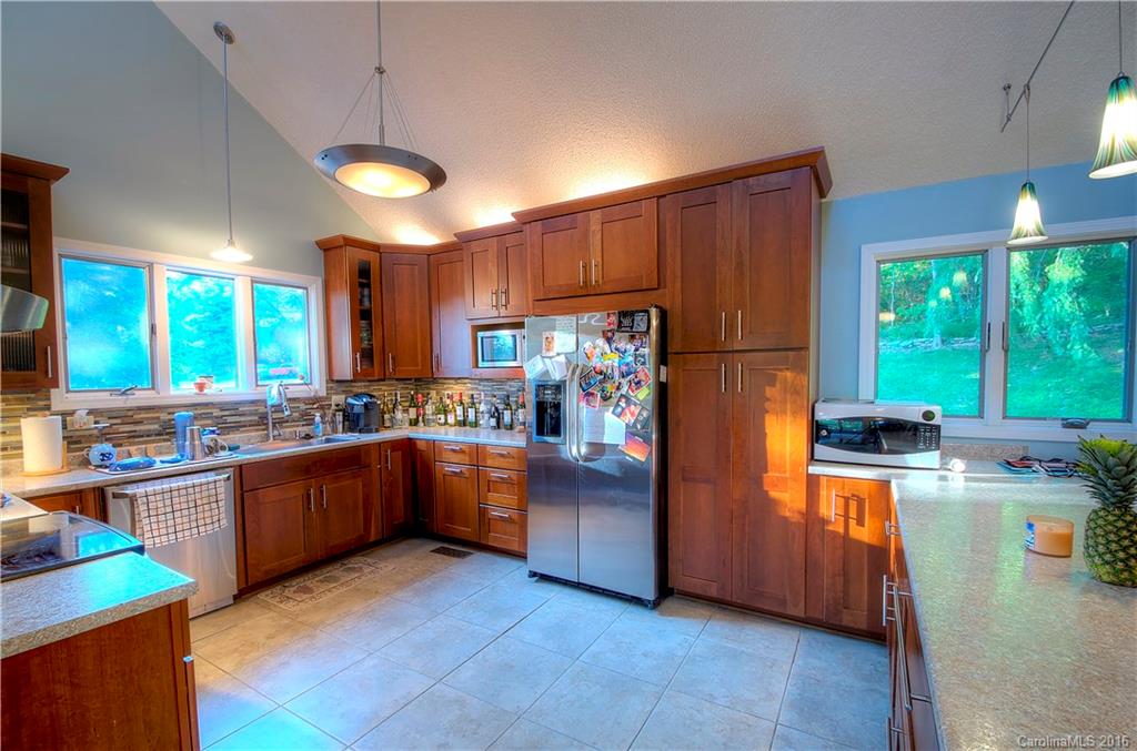 206 Robertson Street Burnsville NC 28714