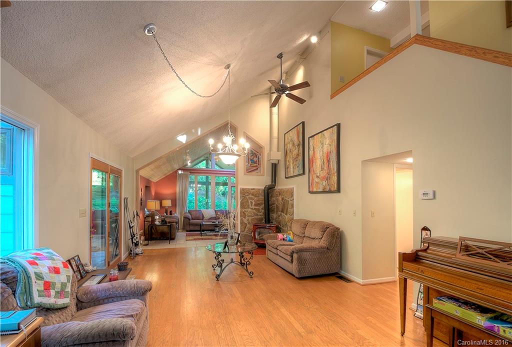 206 Robertson Street Burnsville NC 28714