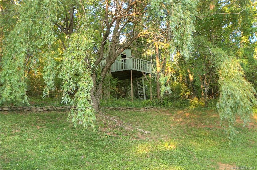 206 Robertson Street Burnsville NC 28714