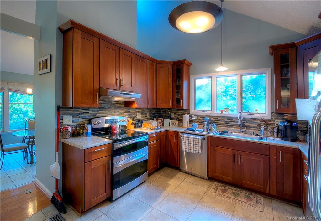 206 Robertson Street Burnsville NC 28714