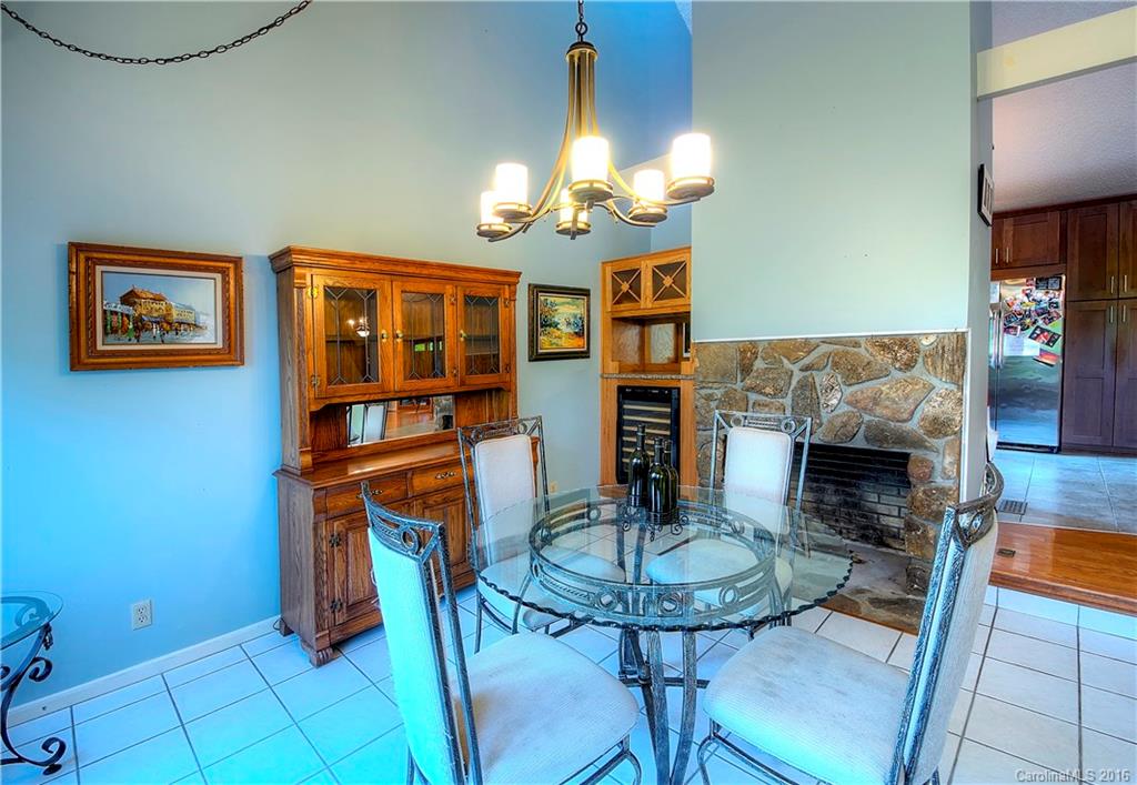 206 Robertson Street Burnsville NC 28714