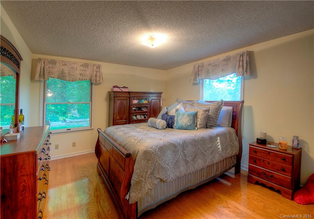 206 Robertson Street Burnsville NC 28714