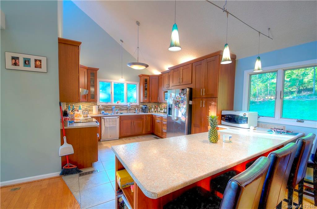 206 Robertson Street Burnsville NC 28714
