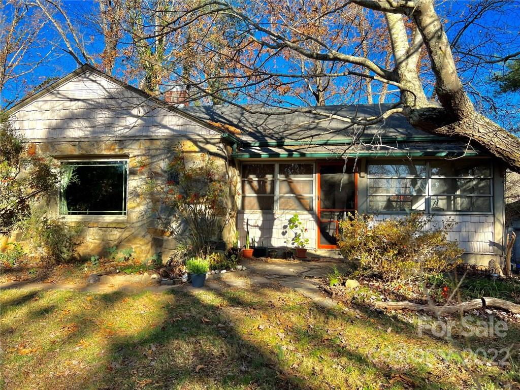 15 Banjo Way Asheville NC 28804