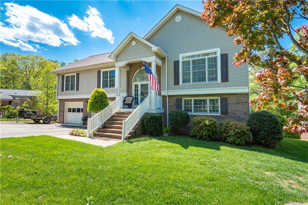 5659 Gold Creek Bay Hickory NC 28601