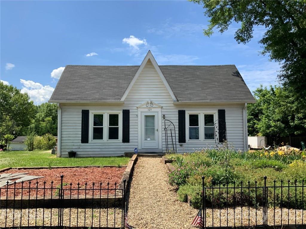 329 W E Street Newton NC 28658