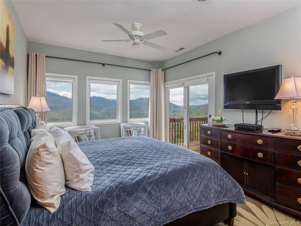 136 Black Oak Drive Asheville NC 28804