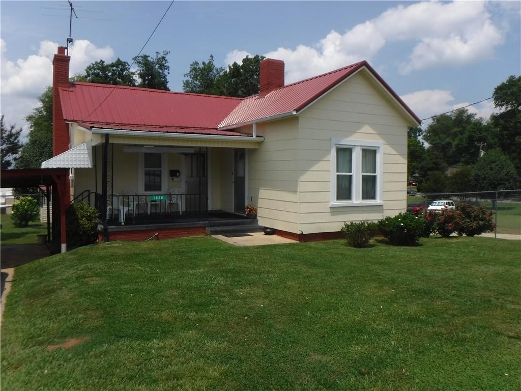 1020 1st Street Sw Hickory NC 28602