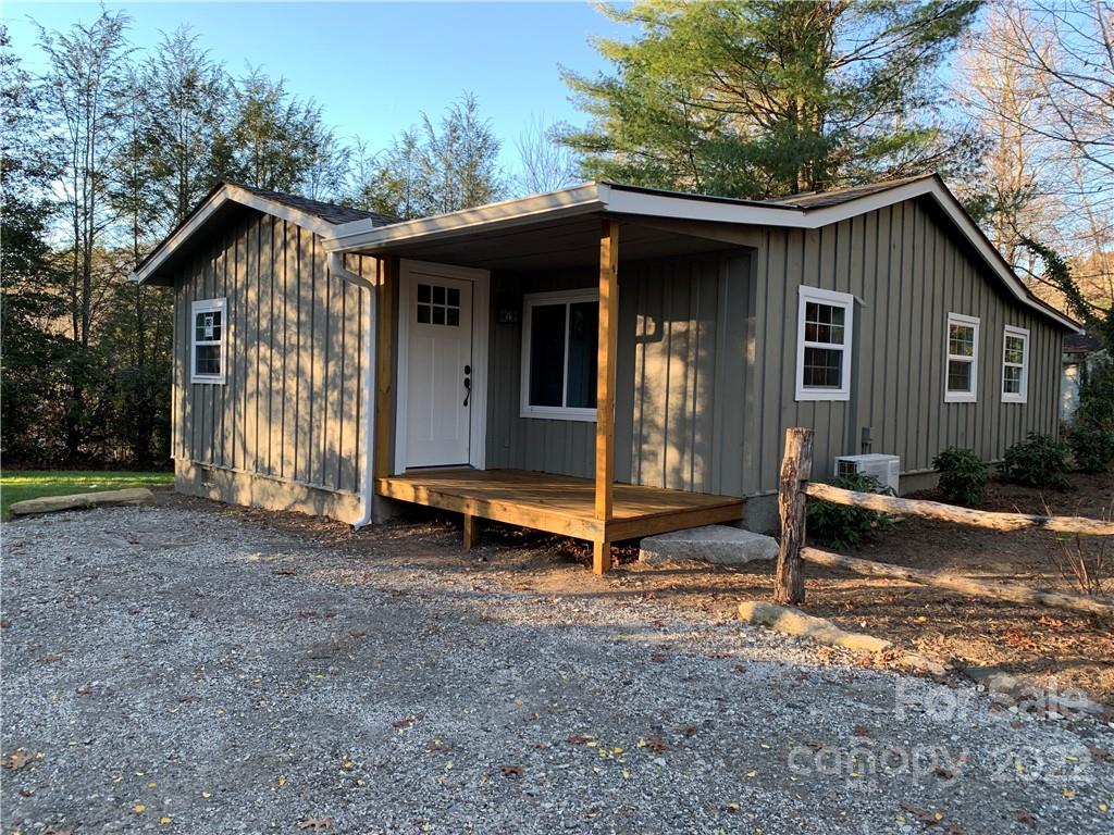 8 Weasel Way Sapphire NC 28774