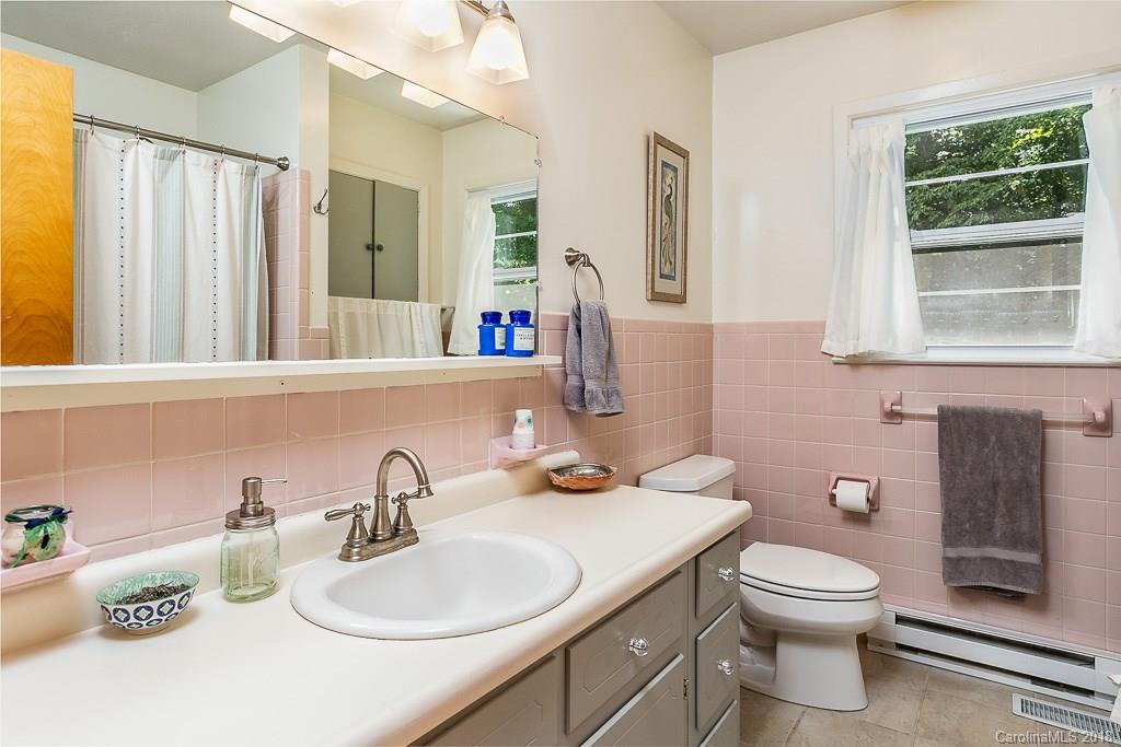580 Old Fort Road Fairview NC 28730