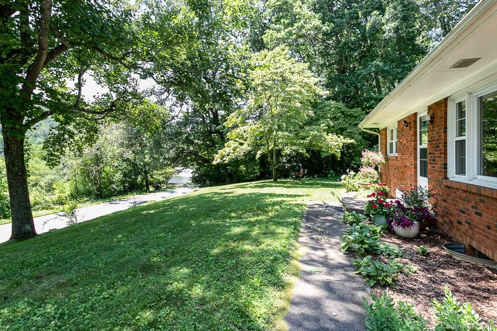 580 Old Fort Road Fairview NC 28730