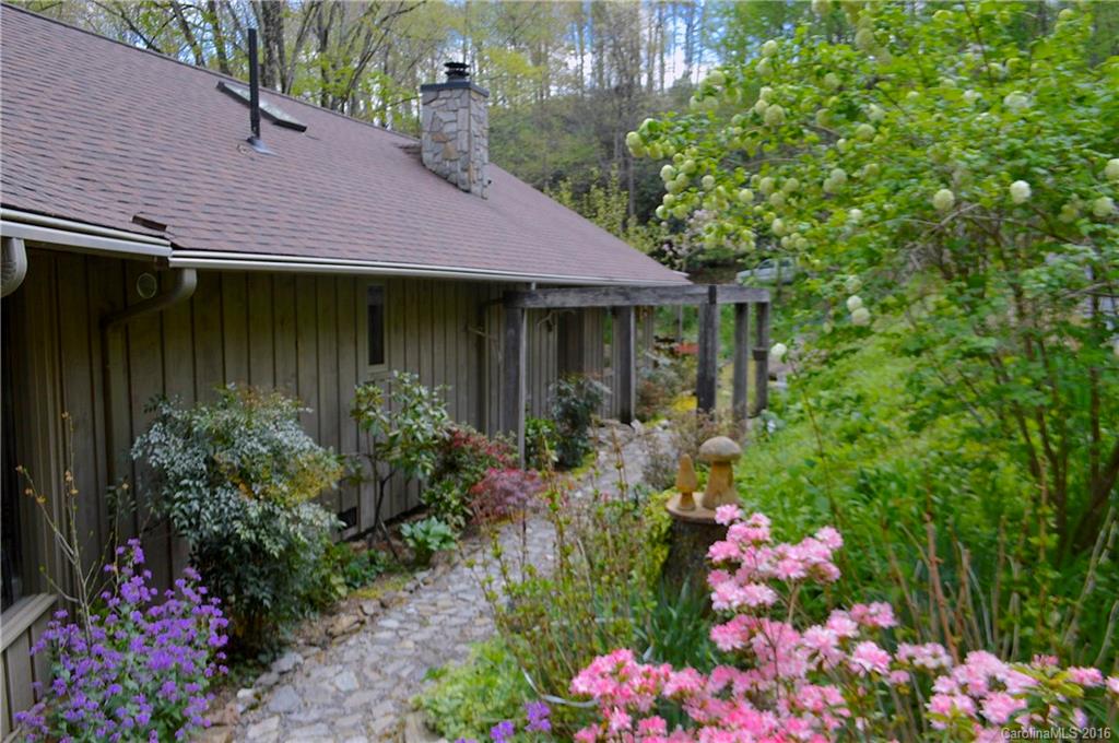 82 Moss Rock Road Maggie Valley NC 28751