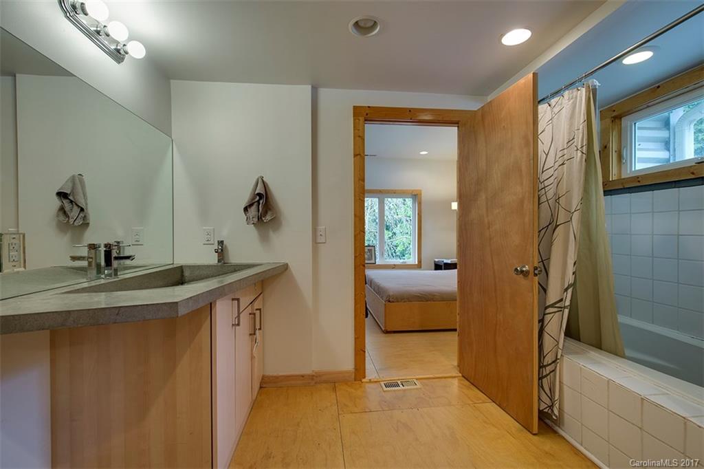 541 W Probart Street Brevard NC 28712