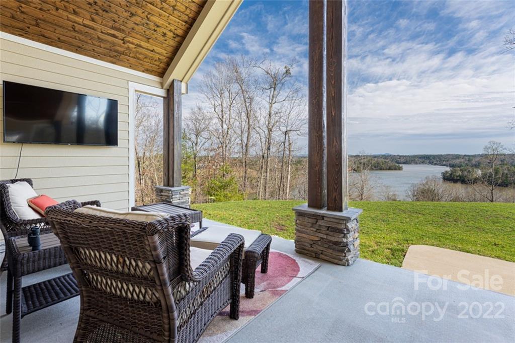 6521 Lake James Road Marion NC 28752