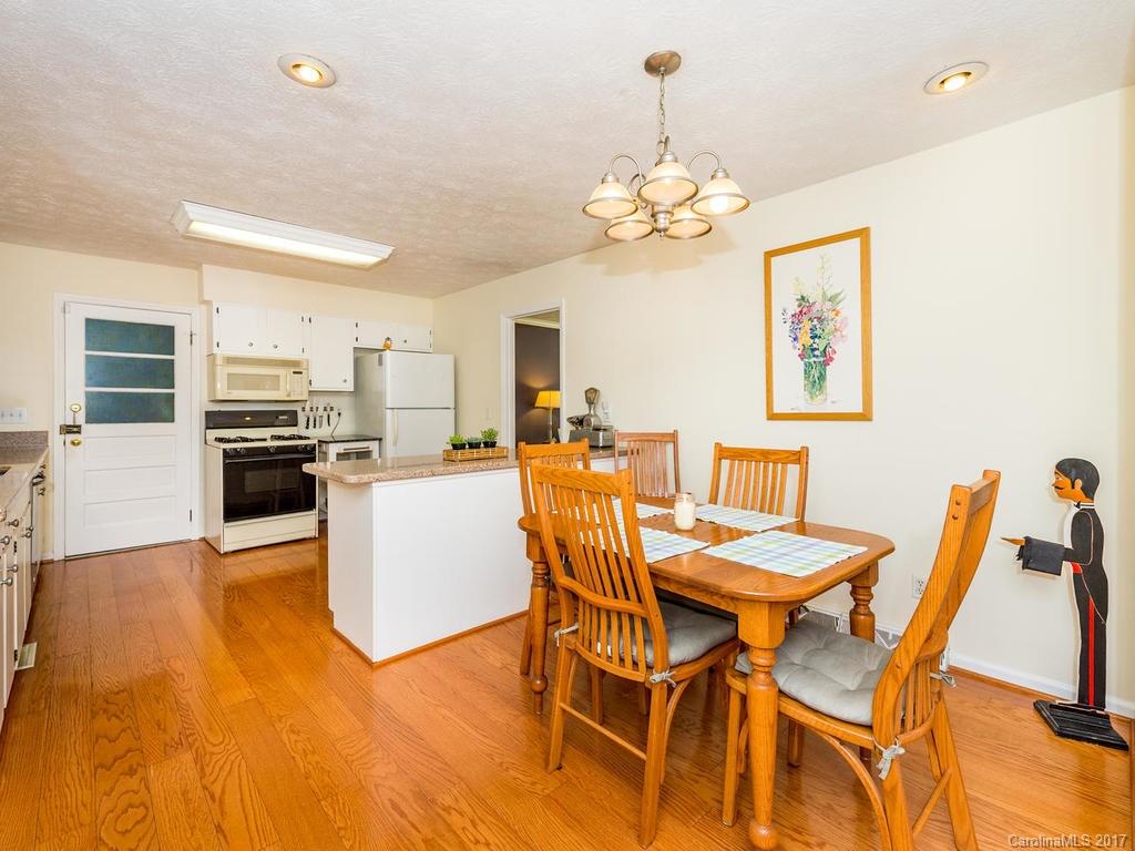 29 Rhododendron Place Asheville NC 28805
