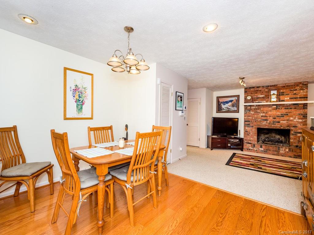 29 Rhododendron Place Asheville NC 28805