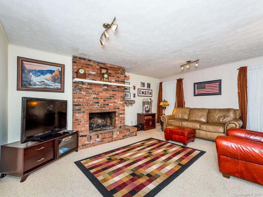 29 Rhododendron Place Asheville NC 28805
