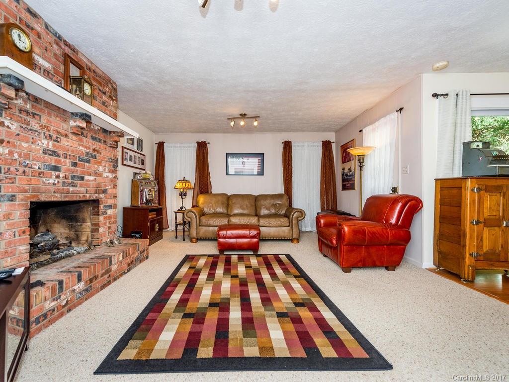 29 Rhododendron Place Asheville NC 28805