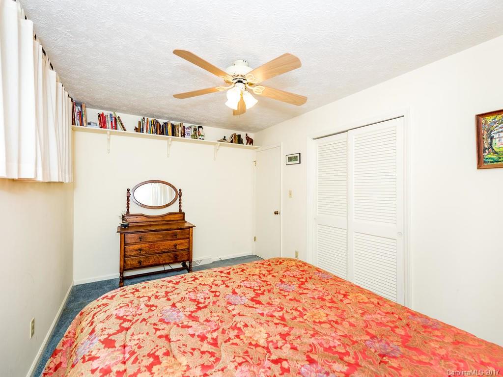 29 Rhododendron Place Asheville NC 28805