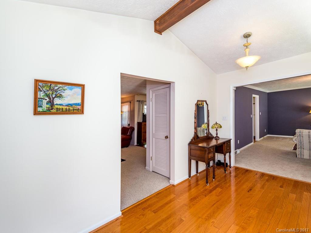29 Rhododendron Place Asheville NC 28805